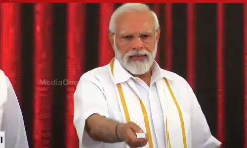 കൊച്ചി വാട്ടര്‍ മെട്രോ ഉദ്ഘാടനം ചെയ്ത് പ്രധാന മന്ത്രി നരേന്ദ്ര മോദി