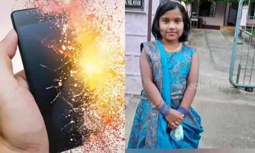 Mobile exploded within blanket; An eight-year-old girl died while watching the video