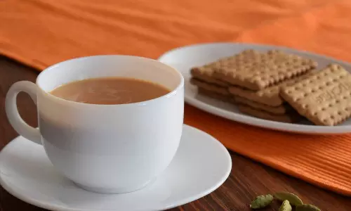 രാവിലെ വെറും വയറ്റിൽ ചായക്ക് പകരം ഈ നാല് പാനീയങ്ങൾ കുടിച്ചു നോക്കൂ..ആരോഗ്യം മാത്രമല്ല സൗന്ദര്യവും വർധിപ്പിക്കാം...