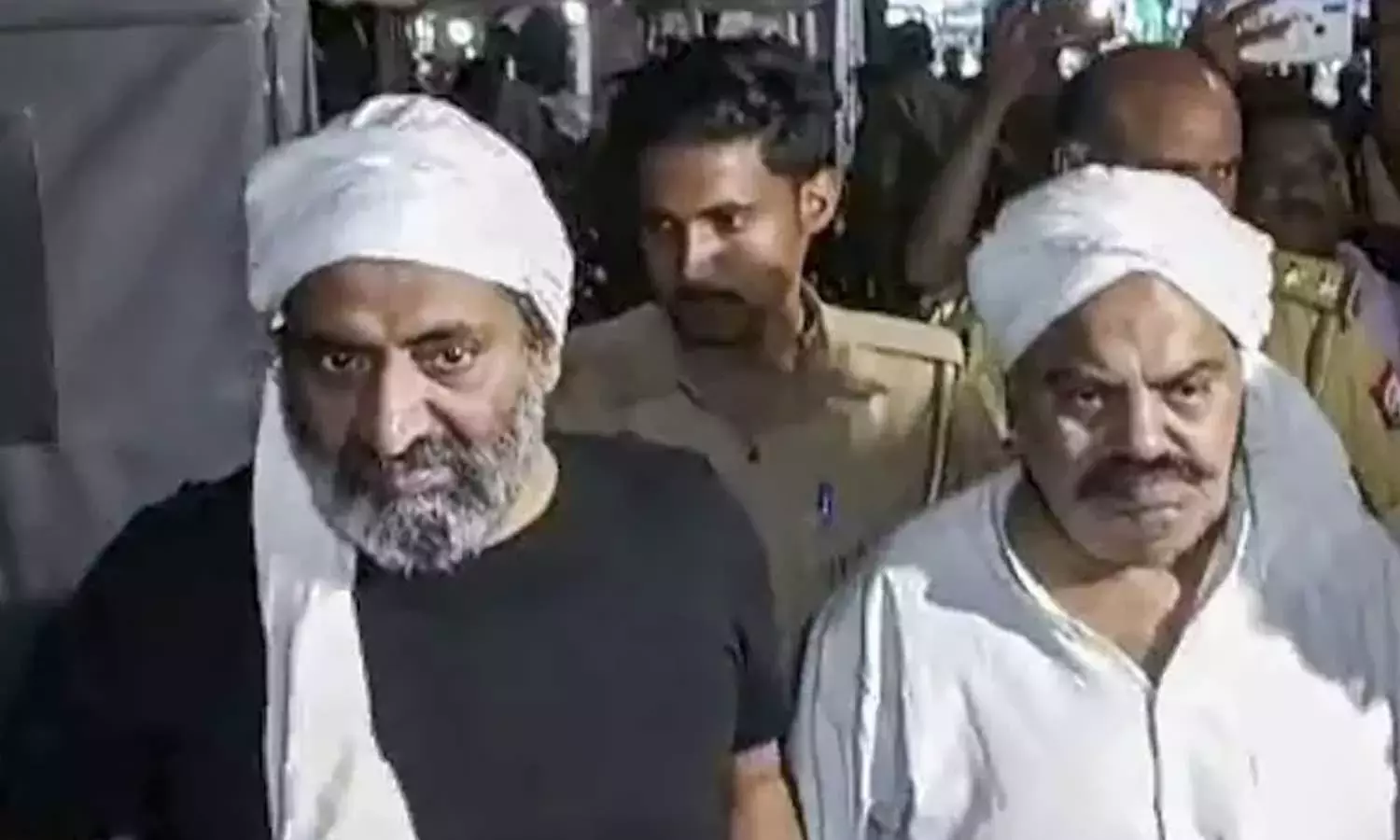 അതീഖ് അഹമ്മദിന്റെ കൊലപാതകക്കേസ്; സത്യവാങ്മൂലം സമർപ്പിക്കാൻ യു.പി സർക്കാരിനോട് ആവശ്യപ്പെട്ട് സുപ്രിംകോടതി അതീഖ് അഹമ്മദിന്റെ കൊലപാതകക്കേസ്; സത്യവാങ്മൂലം സമർപ്പിക്കാൻ യു.പി സർക്കാരിനോട് ആവശ്യപ്പെട്ട് സുപ്രിംകോടതി