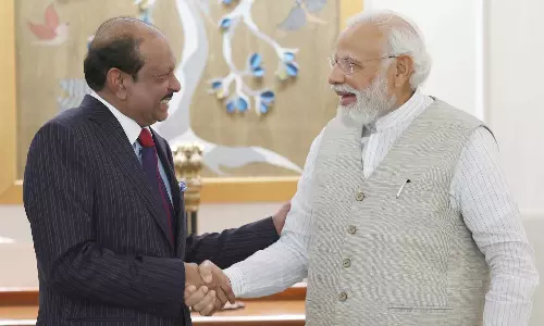 MA Yousafali met the Prime Minister and wished him Eid