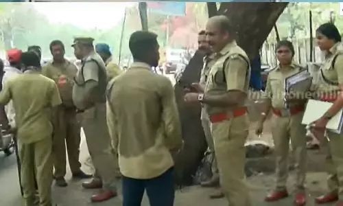 Thiruvananthapuram Corporation, illegal street vendors, police Thiruvananthapuram Corporation, illegal street vendors, police