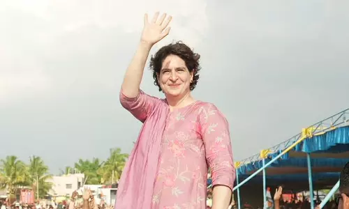 വിലക്കയറ്റവും തൊഴിലില്ലായ്മയുമാണ് ച‍ര്‍ച്ച ചെയ്യേണ്ടത്, ബി.ജെ.പിയെ ജനം വിലയിരുത്തട്ടെ: പ്രിയങ്കാ ഗാന്ധി