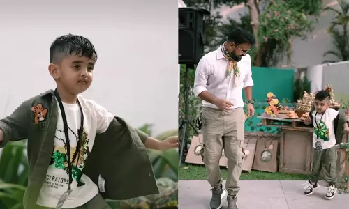 ഓന് ചരിത്രം ആവർത്തിക്കുകയാണല്ലോ; തകർപ്പൻ ഡാൻസുമായി ചാക്കോച്ചനും ഇസുവും- വീഡിയോ ഓന് ചരിത്രം ആവർത്തിക്കുകയാണല്ലോ; തകർപ്പൻ ഡാൻസുമായി ചാക്കോച്ചനും ഇസുവും- വീഡിയോ