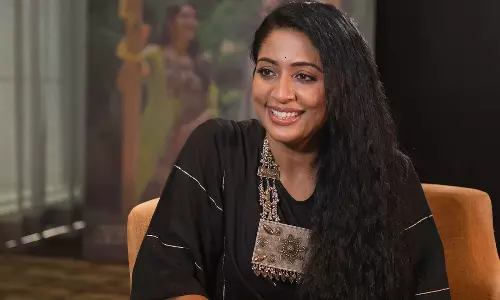 കഴുകിവെച്ച ഓർഗൻസ് എല്ലാം ഉണങ്ങി, ഇനി അത് ചോദിക്കരുത്; ട്രോളിൽ പ്രതികരണവുമായി നവ്യാനായർ