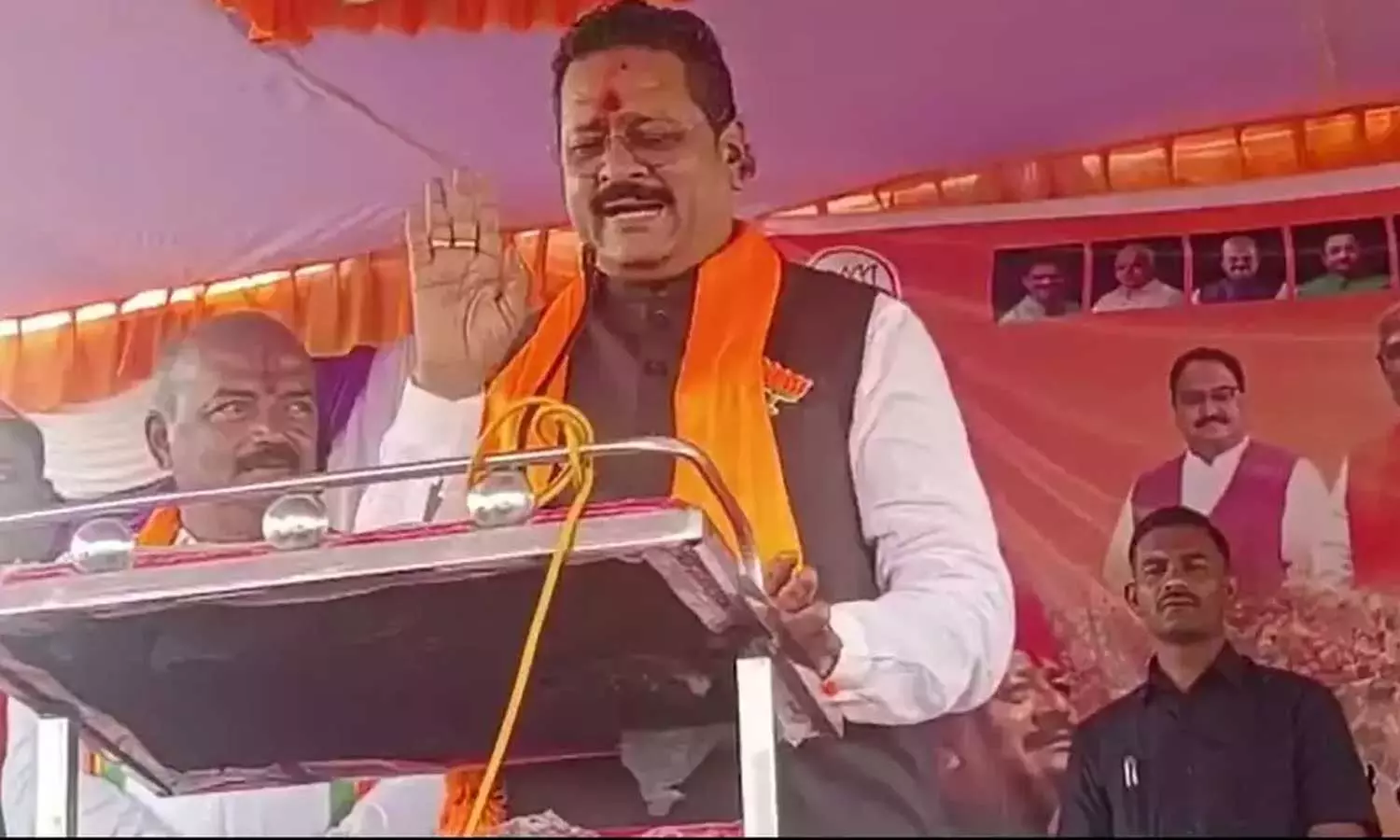 karnataka election 2023,karnataka election news,If You Speak Against Hindus, You Will Be Shot, Says Karnataka BJP MLA,Basavanagouda Patil Yatnal.latest national news,ഹിന്ദുക്കൾക്കെതിരെയോ ഇന്ത്യക്കെതിരെയോ സംസാരിച്ചാൽ റോഡിലിട്ട് വെടിവെച്ചുകൊല്ലും; വിവാദ പ്രസംഗവുമായി ബി.ജെ.പി എം.എൽ.എ karnataka election 2023,karnataka election news,If You Speak Against Hindus, You Will Be Shot, Says Karnataka BJP MLA,Basavanagouda Patil Yatnal.latest national news,ഹിന്ദുക്കൾക്കെതിരെയോ ഇന്ത്യക്കെതിരെയോ സംസാരിച്ചാൽ റോഡിലിട്ട് വെടിവെച്ചുകൊല്ലും; വിവാദ പ്രസംഗവുമായി ബി.ജെ.പി എം.എൽ.എ