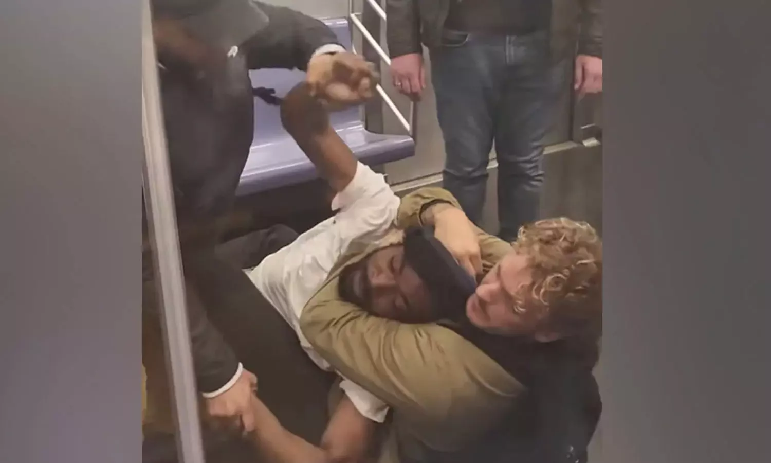 Man Dies On NewYork Subway Train After Co-Passenger Puts Him In Chokehold