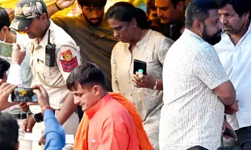 protest against pt usha in delhi