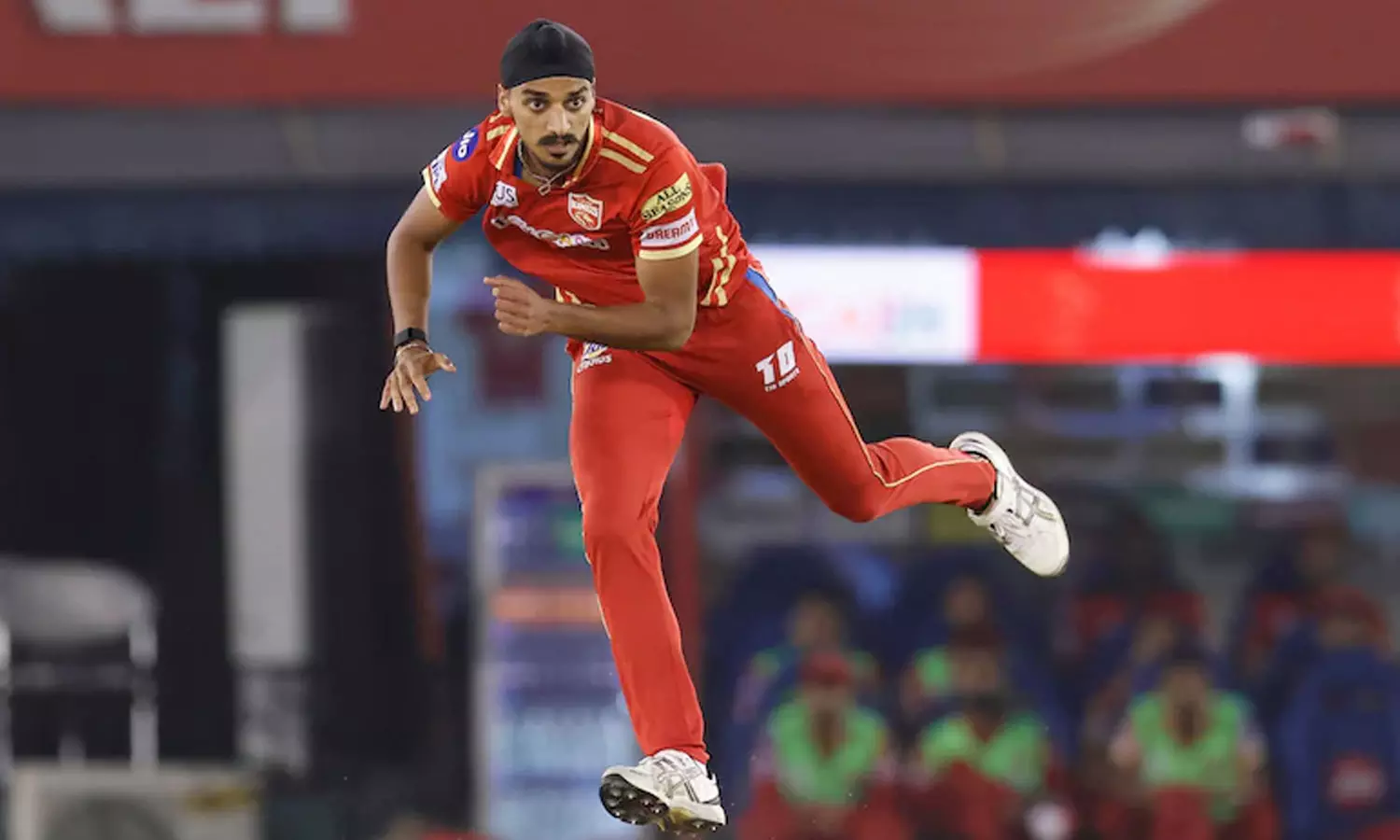 വേഗതയേറിയ രണ്ടാമത്തെ ഫിഫ്റ്റി; അർഷദീപിന് സോഷ്യൽ മീഡിയയിൽ പൊങ്കാല