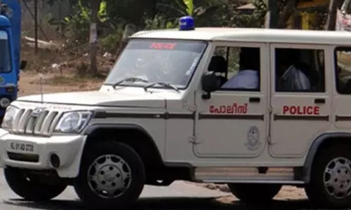 crime news kerala,auto driver attacked in Thiruvananthapuram ,latest malayalam news,തിരുവനന്തപുരത്ത് ഓട്ടോ ഡ്രൈവറെ വീടുകയറി വെട്ടിപ്പരിക്കേൽപ്പിച്ചു,