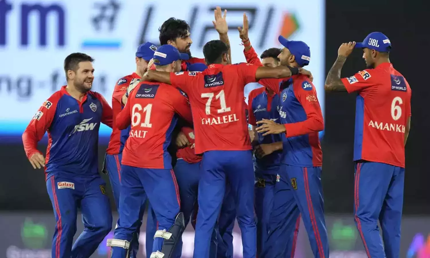 ഡൽഹി അസോൾട്ട്;തകർത്തടിച്ച് ഫിൽ സാൾട്ട്; ബാംഗ്ലൂരിനെ ഏഴു വിക്കറ്റിന് തകർത്ത് കാപിറ്റൽസ്