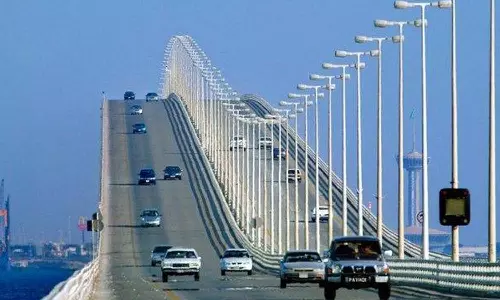 സൗദി ബഹ്‌റൈൻ കോസ്‌വേയില്‍ ഡിജിറ്റല്‍ പണമിടപാട് സൗകര്യം; ജിസ്ര്‍ ആപ്പ് വഴി പണമിടപാട് പൂർത്തിയാക്കാം