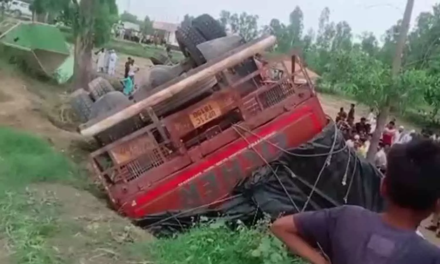 8 dead, 15 injured as truck hits pickup van in Moradabad