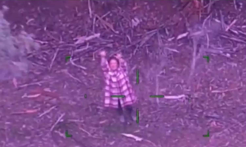 Police Shares Rescue Video,Woman Lost In Wilderness 5 Days Survives On Lollipops  Bottle Of Wine,അഞ്ചുദിവസം കൊടുംകാട്ടിൽ അകപ്പെട്ടു; യുവതിയുടെ ജീവൻ നിലനിർത്തിയത് ലോലിപോപ്പും ഒരു കുപ്പിവൈനും