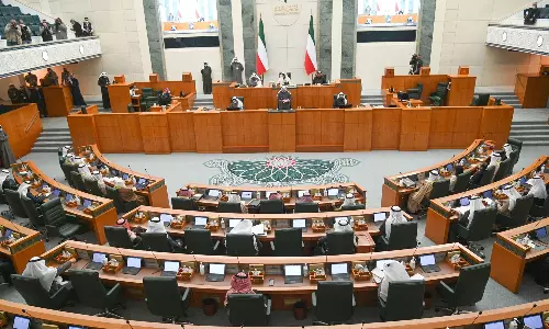 കുവൈത്ത് പാർലമെന്റ് തെരഞ്ഞെടുപ്പ്: രണ്ട് വനിതകളുൾപ്പെടെ 104 പേർ നാമനിർദേശ പത്രിക സമർപ്പിച്ചു