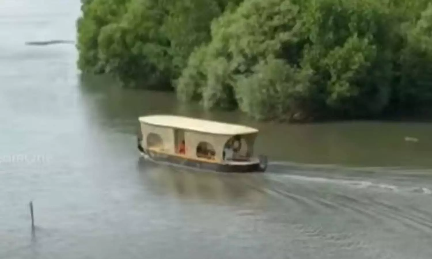 houseboat_inspection