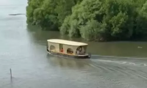 houseboat_inspection