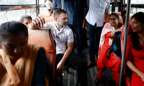 Rahul Gandhi takes BMTC bus