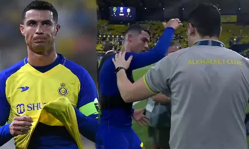 Angry Cristiano Ronaldo pushes rival team Al Khaleejs staff member, Cristiano Ronaldo Al Khaleej staff selfie controversy, Cristiano Ronaldo selfie controversy, Cristiano Ronaldo al khaleej staff controversy