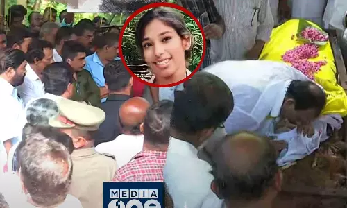 നോവായി ഡോ. വന്ദന; കണ്ണീരോടെ വിടചൊല്ലി നാട്