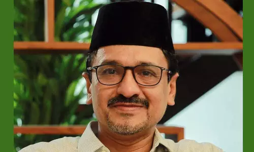 ദുരന്തമുഖത്ത് ഒരുമിച്ചുനിൽക്കുകയാണ് പ്രധാനം; രാഷ്ട്രീയം മാനവികതയ്ക്കു മുകളിലല്ല-സാദിഖലി തങ്ങൾ