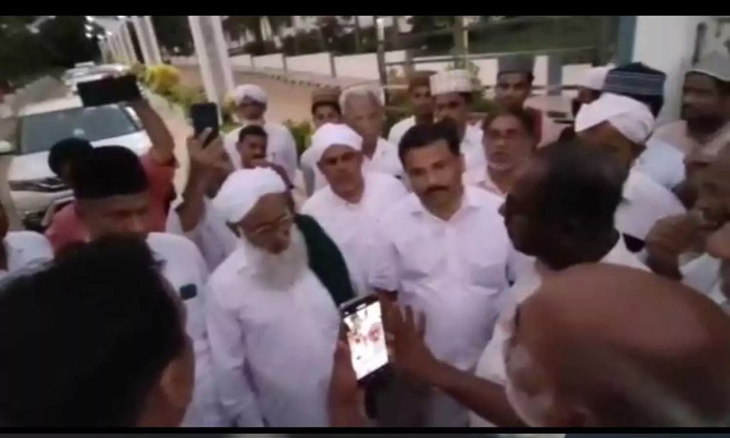 valanchery markaz,Parents take legal action against Wafi-Wafiya education in Valanchery Markus,വളാഞ്ചേരി മർക്കസിൽ വാഫി-വഫിയ്യ പഠനം നിർത്തലാക്കുന്നതിനെതിരെ രക്ഷിതാക്കൾ നിയമ നടപടിക്ക്,