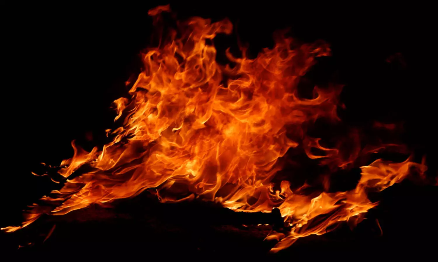 കല്യാൺ സിൽക്‌സ് കുന്നംകുളം ഷോറൂമിൽ തീപിടിത്തം