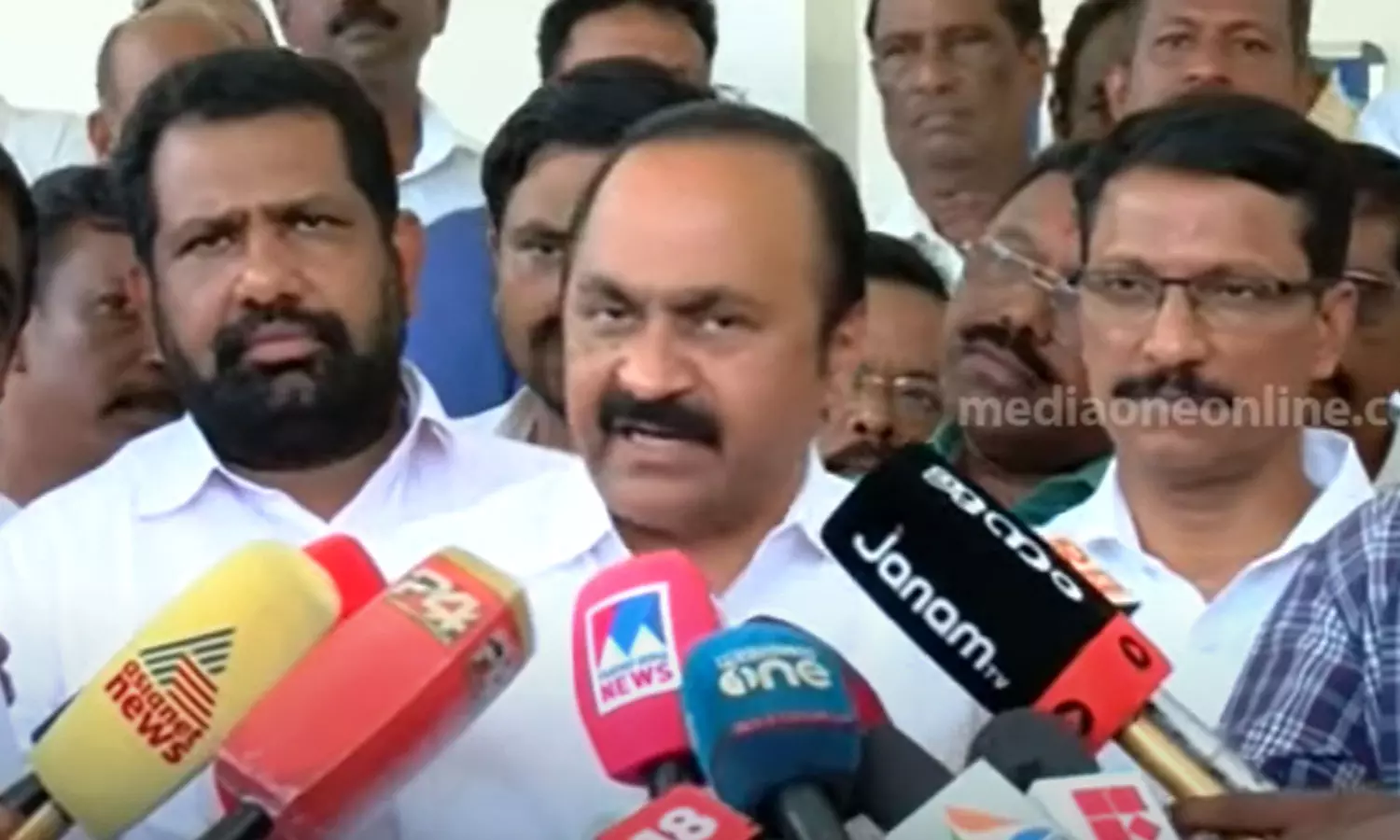 വി.ഡി സതീശൻ