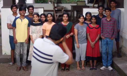 Madhura Manohara Moham, KS Chithra, Hesham Abdul Wahab, Harinarayanan BK, മധുര മനോഹര മോഹം, കെഎസ് ചിത്ര, ഹിഷാം അബ്ദുല്‍ വഹാബ്, ഹരിനാരായണന്‍ ബികെ