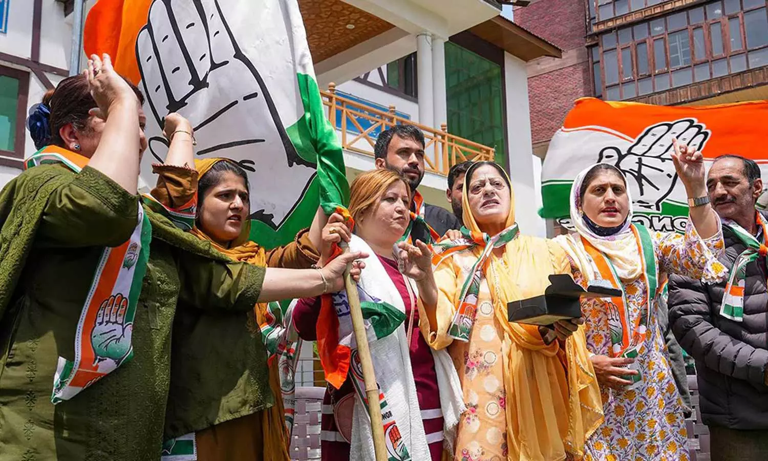 താമരവേരറുത്ത മൂന്ന് മാസ്റ്റര്‍സ്ട്രോക്കുകള്‍; കോൺഗ്രസ് കർണാടക തിരിച്ചുപിടിച്ചതിങ്ങനെ