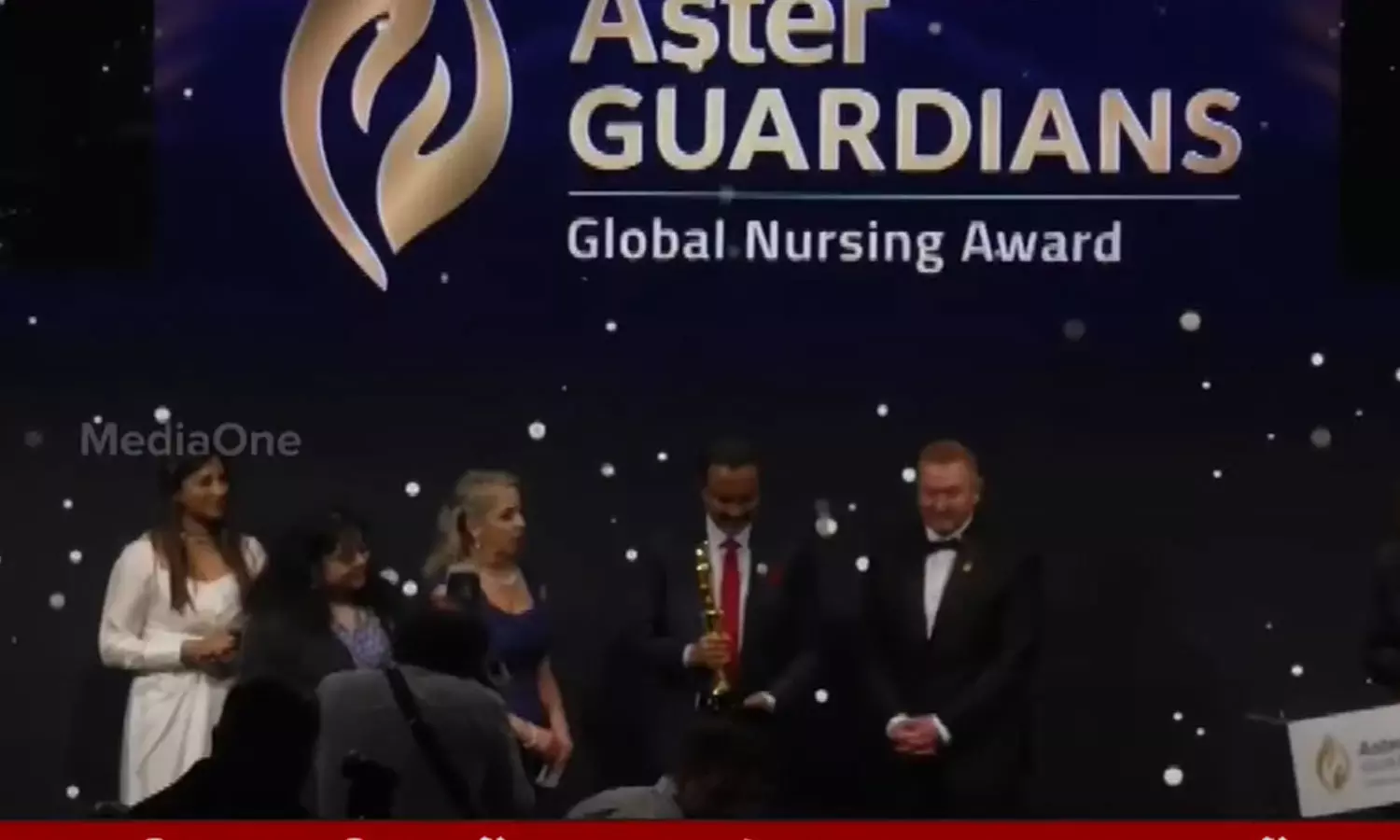 ആസ്റ്റര് ഗാര്ഡിയന്സ് ഗ്ലോബല് നഴ്സിങ് അവാര്ഡ് യു.കെ സ്വദേശി മാര്ഗരറ്റ് ഹെലന് ആസ്റ്റര് ഗാര്ഡിയന്സ് ഗ്ലോബല് നഴ്സിങ് അവാര്ഡ് യു.കെ സ്വദേശി മാര്ഗരറ്റ് ഹെലന്