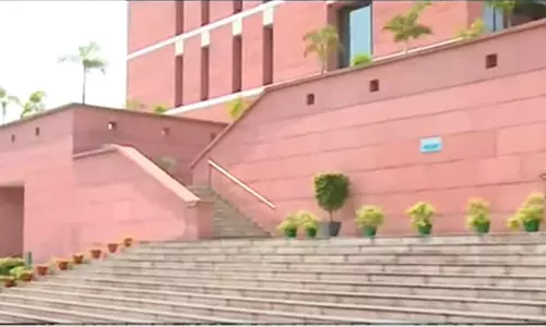 nobody infront of bjp delhi office