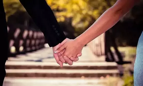 പ്രീ വെഡ്ഡിംഗ് ഷൂട്ടുകൾ നമ്മുടെ    സംസ്‌കാരത്തിന് യോജിച്ചതല്ല; ഛത്തീസ്ഗഡ്  വനിതാ കമ്മീഷൻ