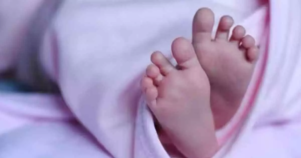 വനിതാ കണ്ടക്ടര് സഹായിച്ചു; കെ.എസ്.ആര്.ടി.സി ബസില് കുഞ്ഞിന് ജന്മം നല്കി യാത്രക്കാരി വനിതാ കണ്ടക്ടര് സഹായിച്ചു; കെ.എസ്.ആര്.ടി.സി ബസില് കുഞ്ഞിന് ജന്മം നല്കി യാത്രക്കാരി