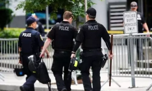 അമേരിക്കയിൽ പതിനെട്ടുകാരന്റെ വെടിയേറ്റ് മൂന്ന് പേർ മരിച്ചു; അക്രമിയെ പൊലീസ് വെടിവെച്ചുകൊന്നു