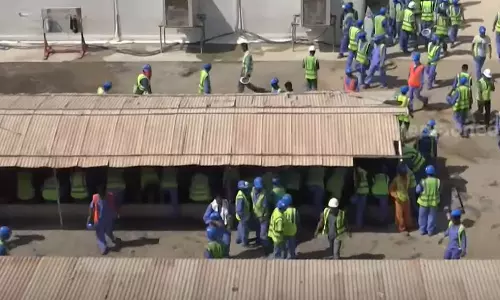 The number of expatriates employed in the private sector in the UAE has exceeded