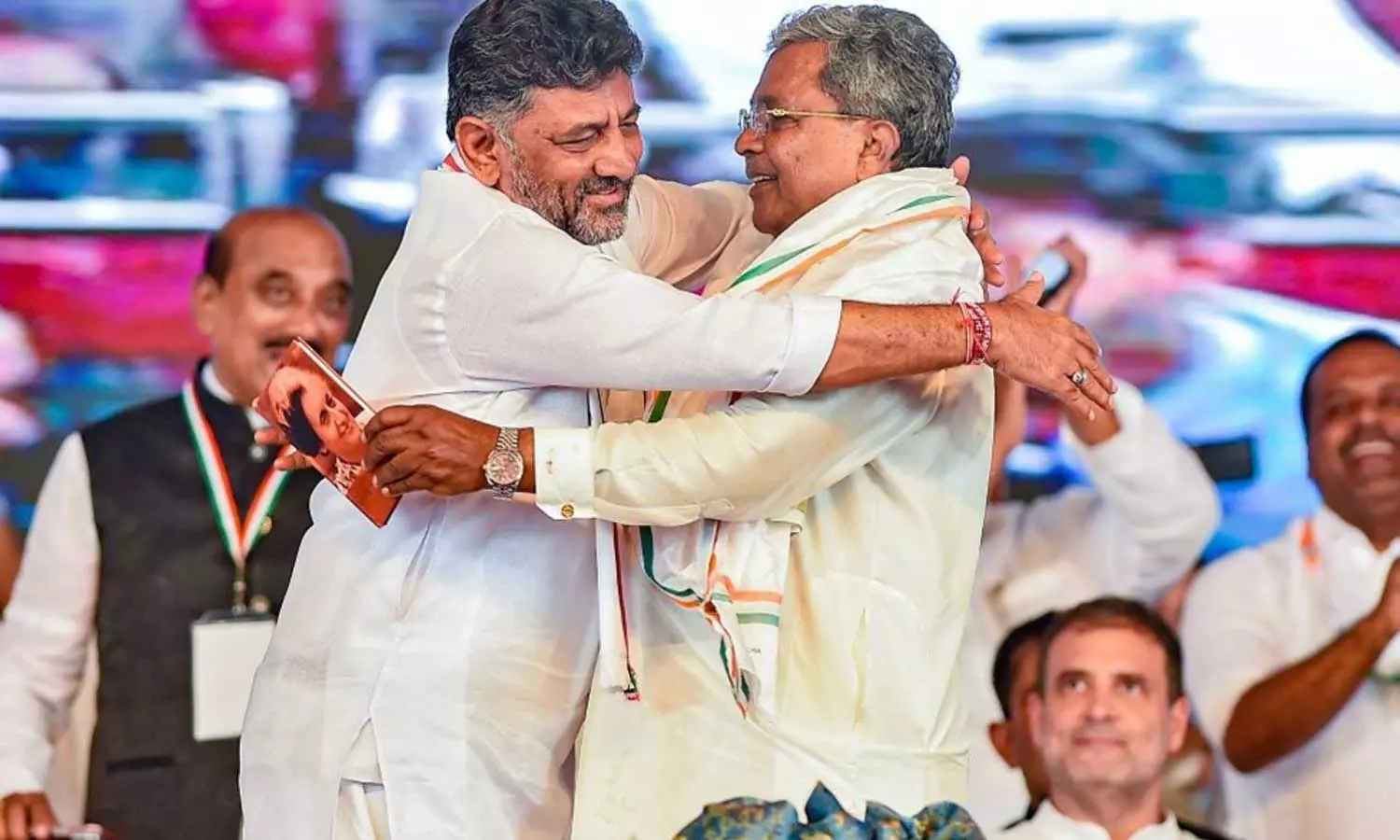 dk shivakumar,karnataka cm,Karnataka News ,Siddaramaiah  Chief Minister and D.K the Deputy Chief Minister; Final decision,breaking news malayalam,ബ്രേക്കിങ് ന്യൂസ്,ഒടുവിൽ തീരുമാനം; സിദ്ധരാമയ്യ തന്നെ മുഖ്യമന്ത്രി, ഡി.കെ ഉപമുഖ്യമന്ത്രി