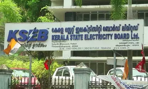 KSEB moves forward with smart meter measures; Ruling opposition unions threaten to strike,latest malayalam news,സ്മാര്‍ട്ട് മീറ്റര്‍ നടപടികളുമായി കെഎസ്ഇബി മുന്നോട്ട്; പണിമുടക്ക് ഭീഷണിയുമായി ഭരണ പ്രതിപക്ഷ യൂണിയനുകള്‍,