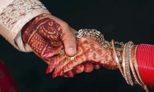 Groom Dies At Wedding,latest national news,വിവാഹചടങ്ങിനിടെ വിഷം കഴിച്ച് വരൻ മരിച്ചു; വധു ഗുരുതരാവസ്ഥയിൽ,