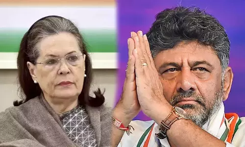 Behind DK Shivakumar Accepting No. 2 Spot, Sonia Gandhis Big Role,latest national news,ഉപമുഖ്യമന്ത്രിയാകാൻ ഡി.കെ സമ്മതിച്ചതിന് പിന്നിൽ സോണിയ ഗാന്ധിയുടെ ഇടപെടൽ?,