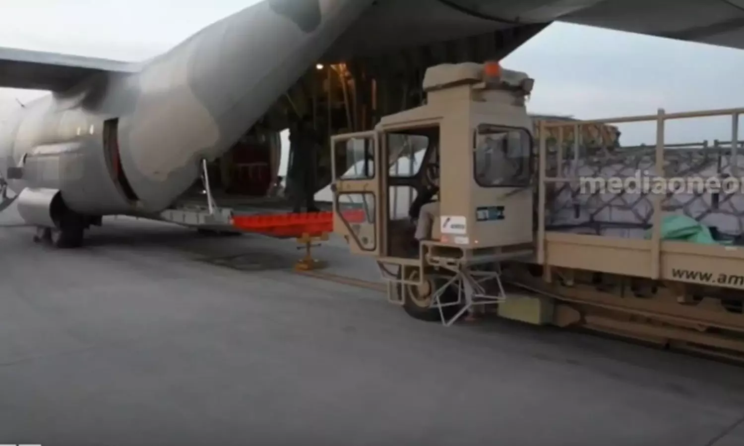 Omans aid to Sudan, Relief materials were flown in Omans aid to Sudan, Relief materials were flown in