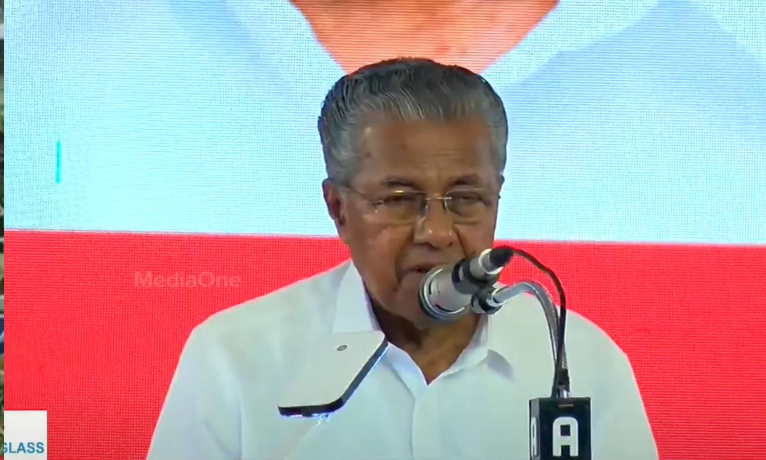 ഒരു വീഴ്ചയും ചൂണ്ടിക്കാണിക്കാനില്ല, അപവാദങ്ങളിലാണ് അവര് കേന്ദ്രീകരിച്ചിരിക്കുന്നത്: പിണറായി വിജയന് ഒരു വീഴ്ചയും ചൂണ്ടിക്കാണിക്കാനില്ല, അപവാദങ്ങളിലാണ് അവര് കേന്ദ്രീകരിച്ചിരിക്കുന്നത്: പിണറായി വിജയന്