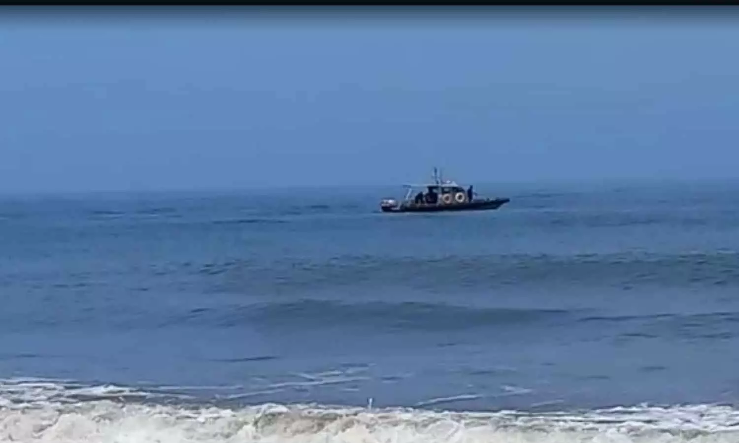 The search for the missing student off the Fort Kochi Saudi coast continue The search for the missing student off the Fort Kochi Saudi coast continue