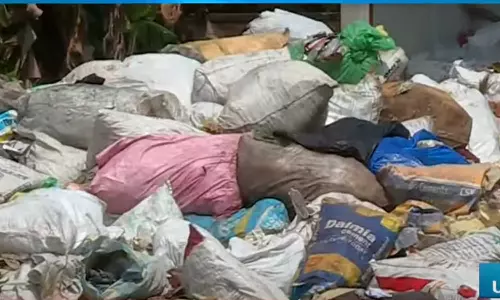 authorities published  names of those who have been booked by police for littering,latest malayalam news,മാലിന്യം തളളിയാല്‍ പിടിവീഴും, പത്രത്തില്‍ പേരും വരും; നടപടി ശക്തമാക്കി അധികൃതര്‍