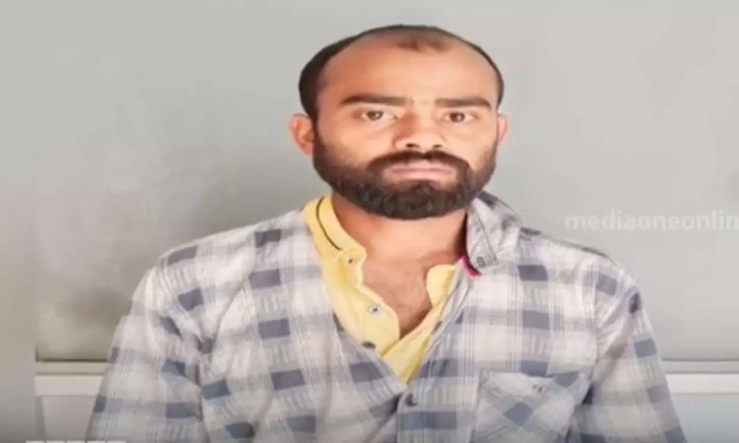 Man arrested for planting ganja plants in his backyard in,കായംകുളത്ത് വീട്ടുമുറ്റത്ത് കഞ്ചാവ് ചെടികൾ നട്ടുപിടിപ്പിച്ചയാള്‍ പിടിയിൽ