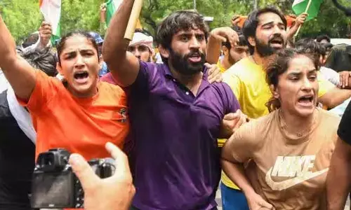 Wrestlers Protest News Live,Protest not over yet, will return to Jantar Mantar: Sakshi ,സമര പന്തൽ പൊളിച്ച് നീക്കിയാലും സമരം തുടരുമെന്ന് ഗുസ്തി താരങ്ങൾ