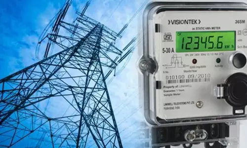 മാസം തോറും വൈദ്യുതി ചാർജ് കൂടും; കേരള വൈദ്യുതി റഗുലേറ്ററി കമ്മീഷൻ നിയമത്തിൽ ഭേദഗതി വരുത്തി