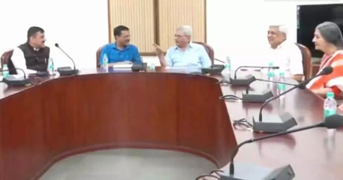 cpim extends support to aap to fight against central govt ordinance