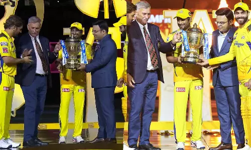 MS Dhoni-trophy-Ambati Rayudu and Ravindra Jadeja, MS Dhoni didnt accept the trophy and handed it to Ambati Rayudu and Ravindra Jadeja, IPL 2023, MS Dhoni, Ambati Rayudu and Ravindra Jadeja, CSK, CSK vs GT,