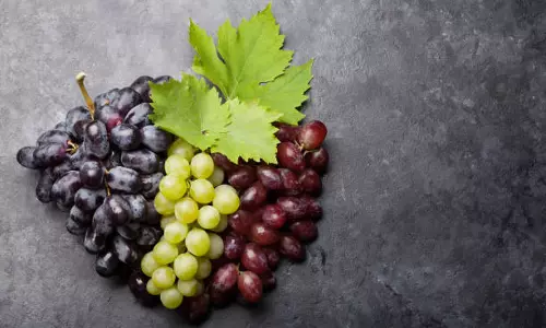 Green, black or red grapes